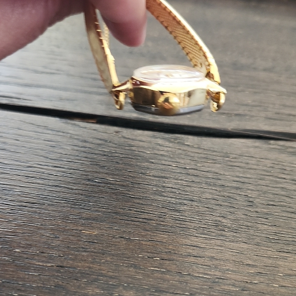 Vintage LUCERNE Swiss Made Gold-Tone Ladies Manual Wind Watch - Working - Picture 8 of 12